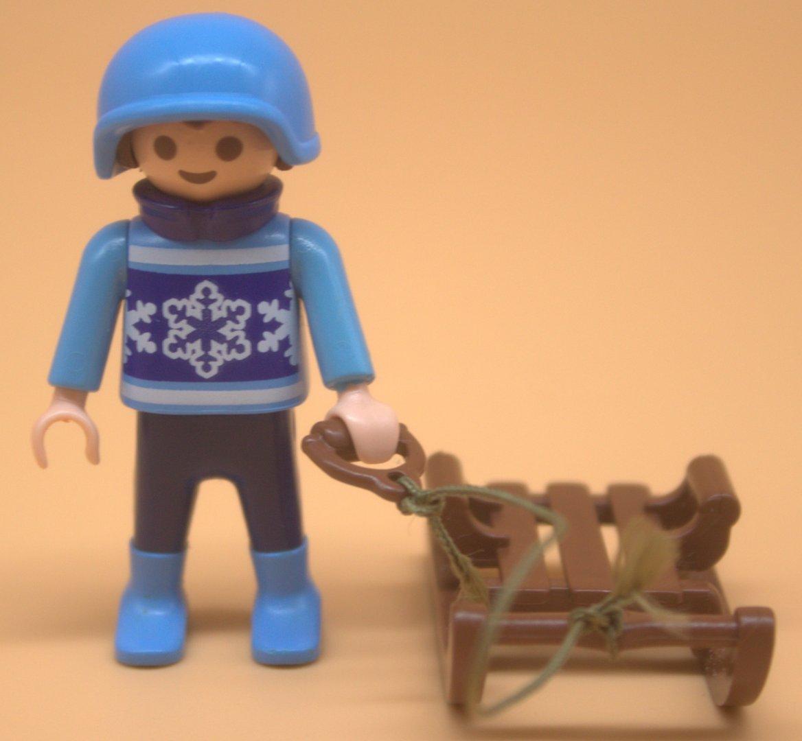 Playmobil Winterwelt Junge mit Schlitten gebraucht